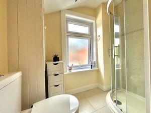 Bathroom/WC- click for photo gallery
